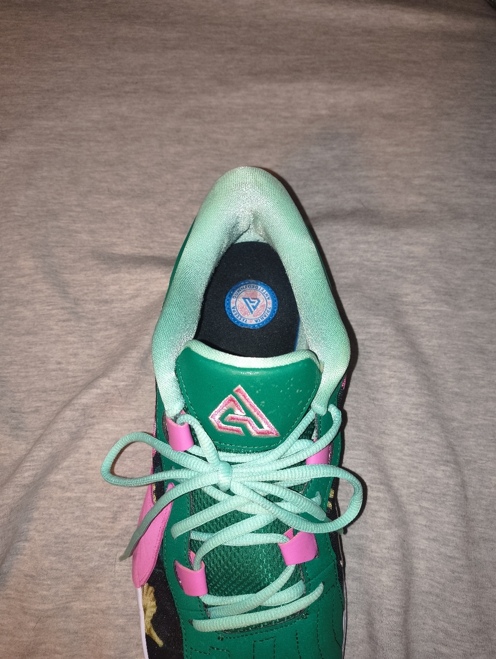 Nike "Freak 5" Black Floral Trainers with Pink Swoosh and Mint Accents - Picture 3 of 3
